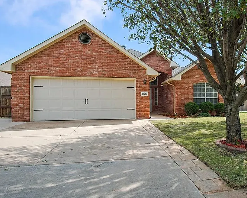 13212 Almond Dr