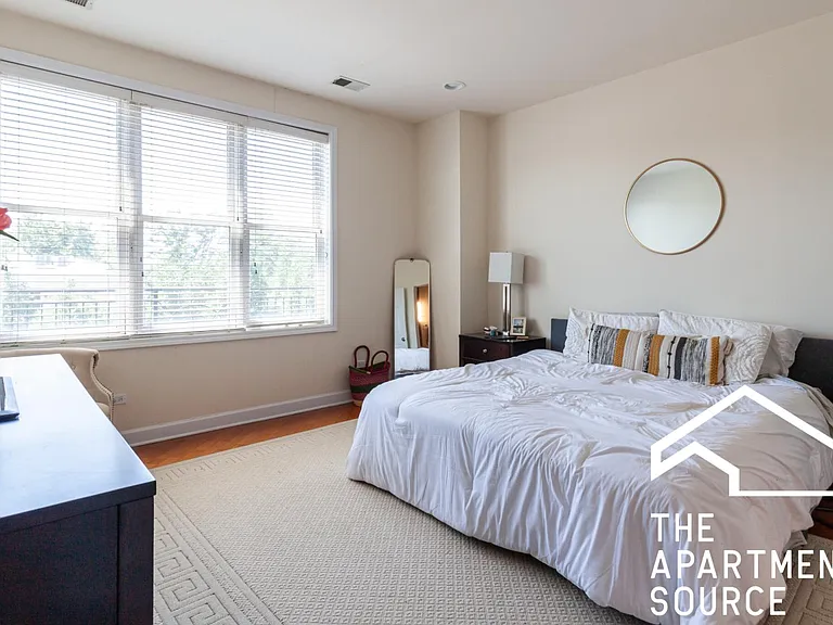 2029 W Division St #PENTHOUSE — Photo 14
