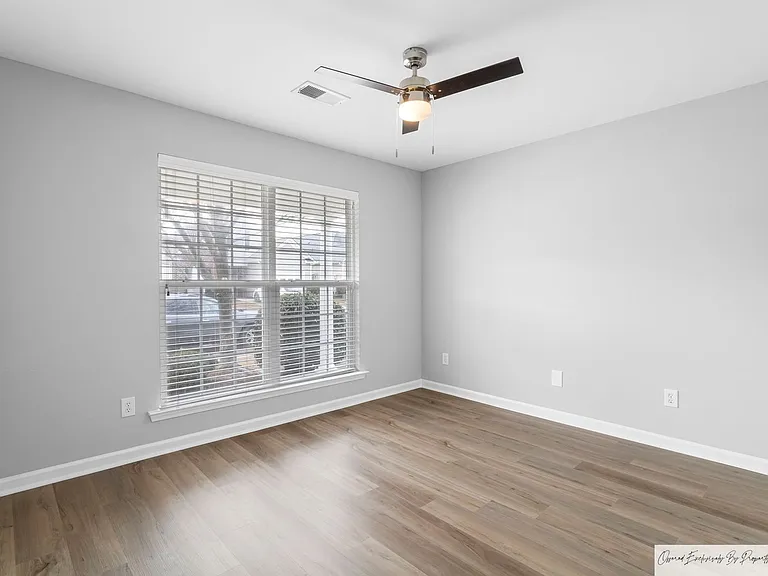 827 Chablis Dr — Photo 14