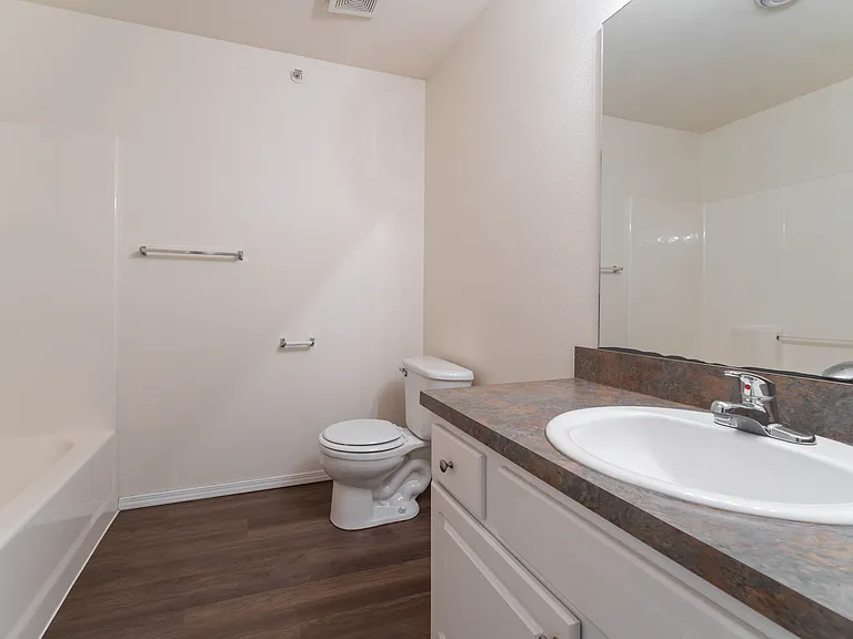 Battlefield Park Apartments — Photo 72