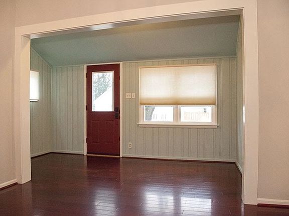 2nd image of 121 Hillcrest Dr