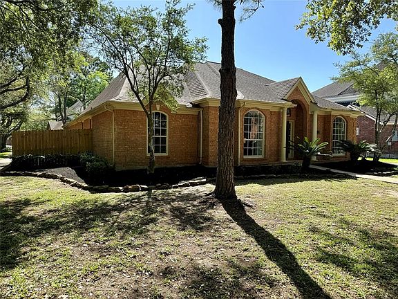 3rd image of 1902 Summer Reef Dr