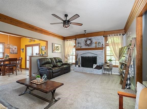 4th image of 2104 SW Brookshire Dr