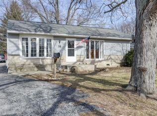 18 Grays Ln, Decatur, IL 62526