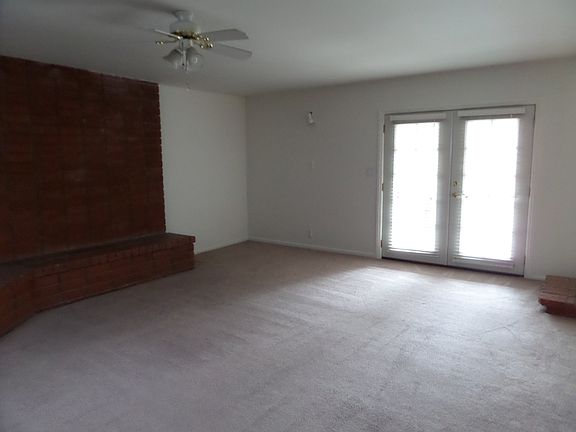 4th image of 11445 Elmhurst Dr