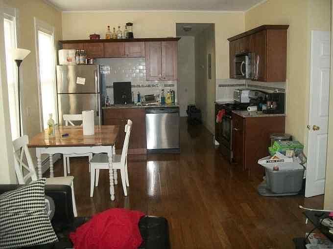 2nd image of 66 Callender St #Third