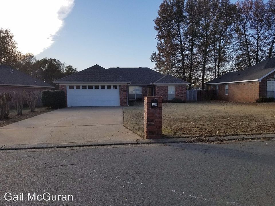 1st image of 1215 Melrose Dr