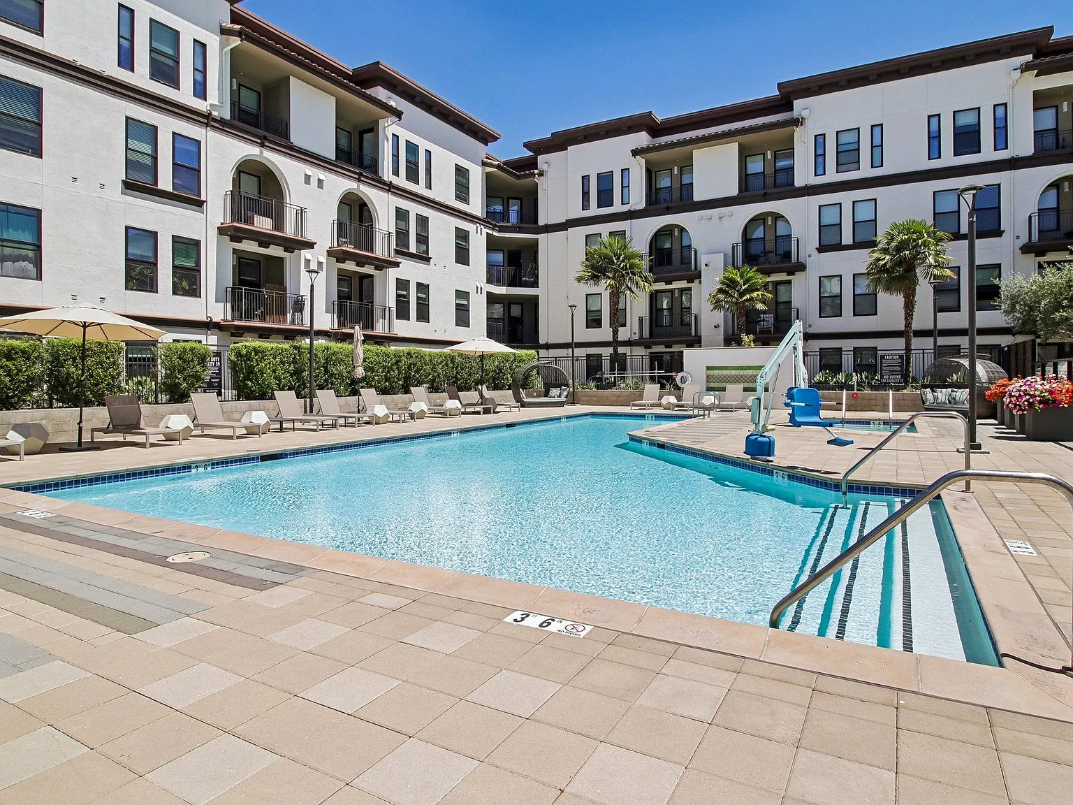 Villas on the Boulevard — Photo 4