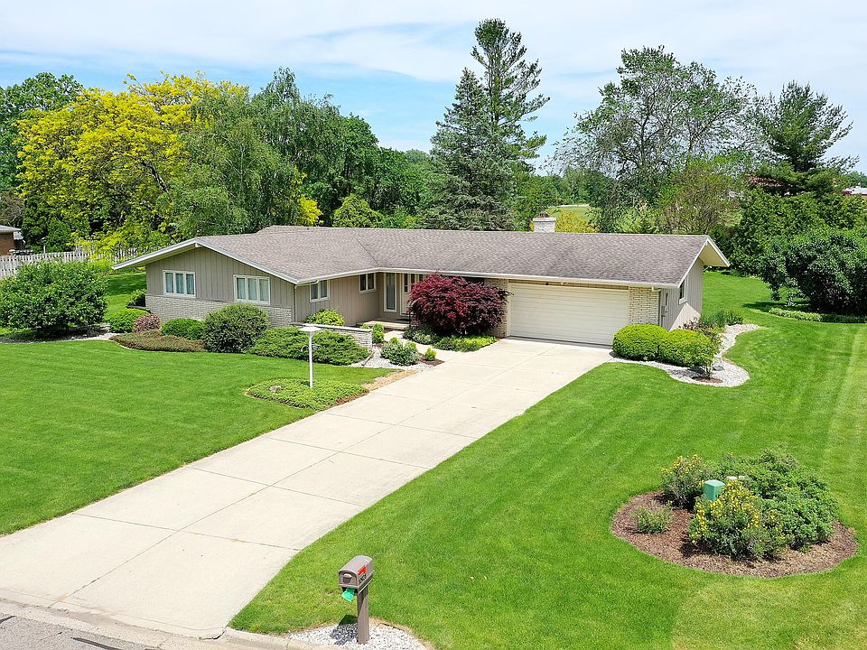 1st image of 10928 Countryside Dr
