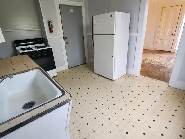 52 Hampshire St, Auburn, ME