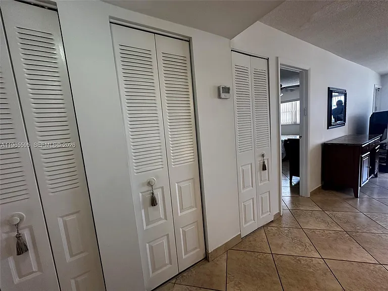 410 SE 2nd St #308 — Photo 18