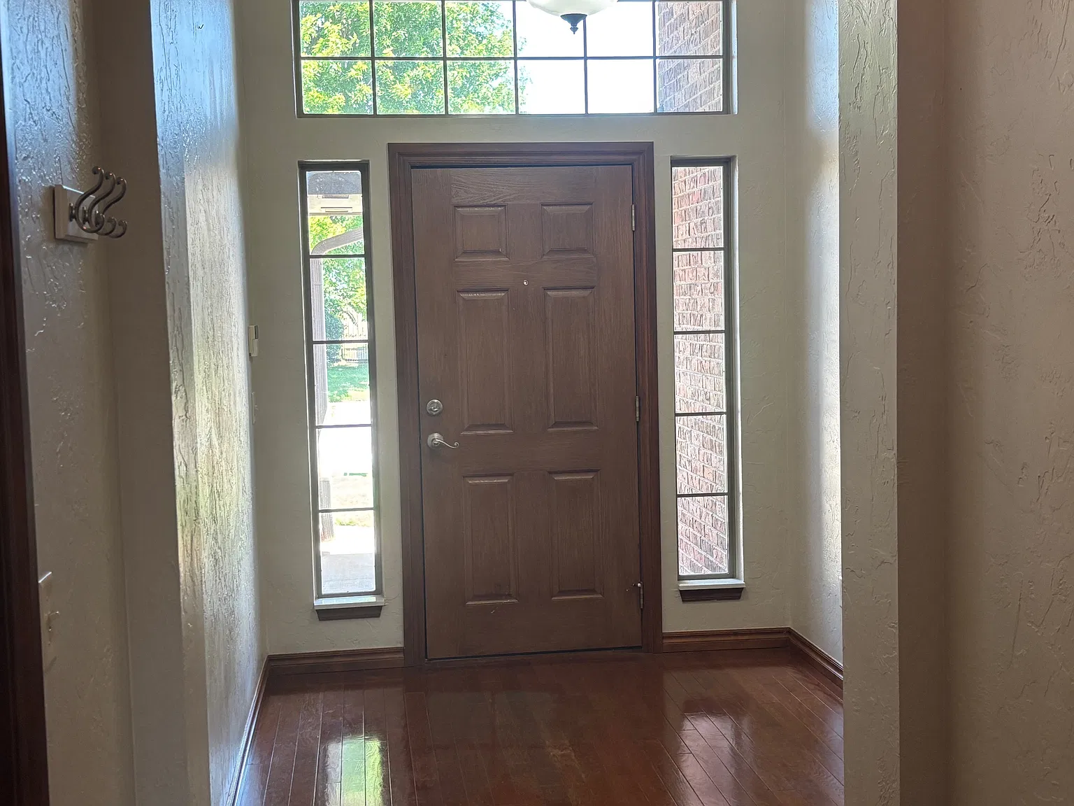 3 bed, 1808 sqft, $1,800 — Photo 3