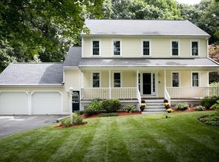 5 Old Farm Cir, Shrewsbury, MA 01545