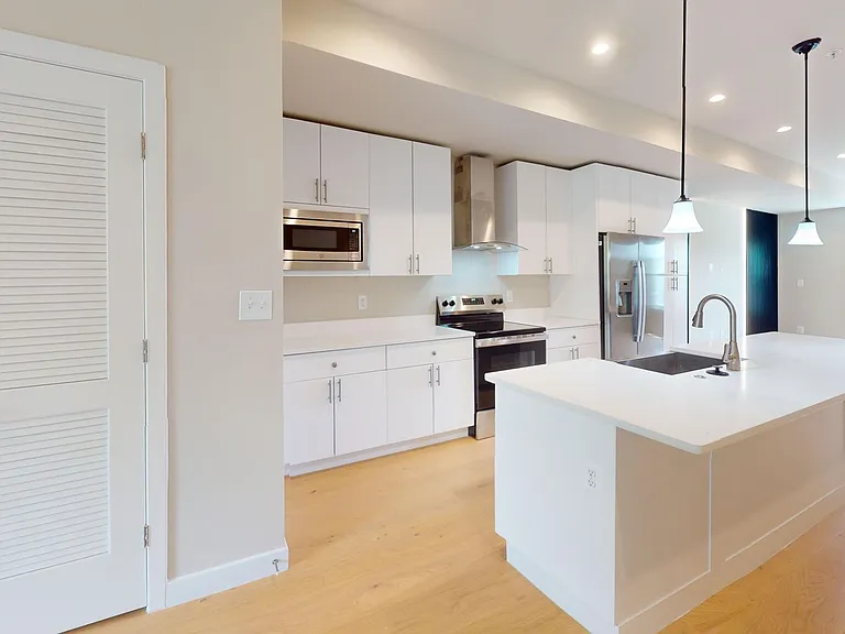 4923 1/2 A St SE #2 — Photo 4