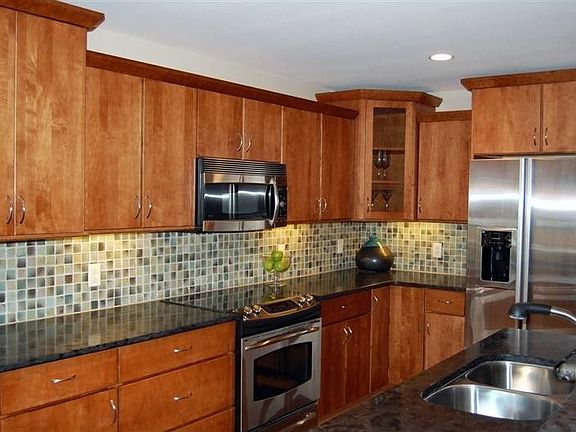 2nd image of 123 W Washington Ave Unit 303