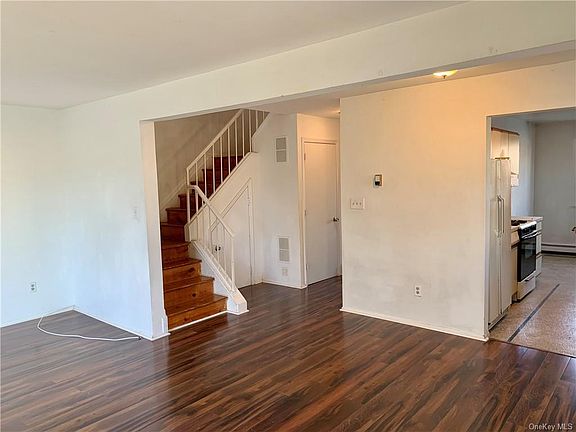 4th image of 100 Hillside Dr APT C7