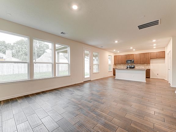 3rd image of 4022 Shady Palmetto Dr