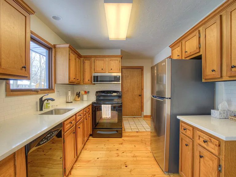 781 Pine Bay Ave — Photo 16