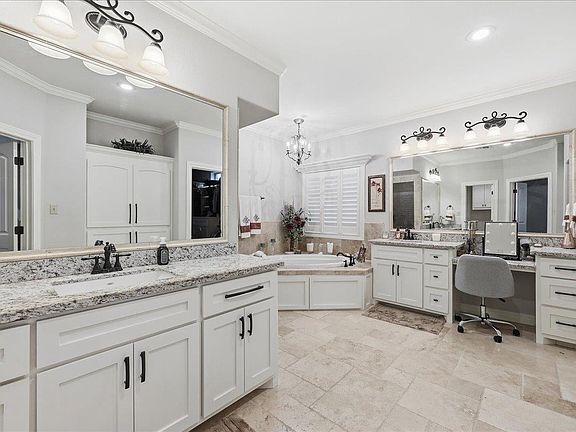 5th image of 302 Spring Brook Ct