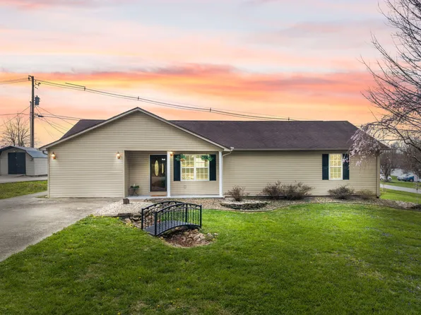 3037 Clear Springs Dr, London, KY 40744