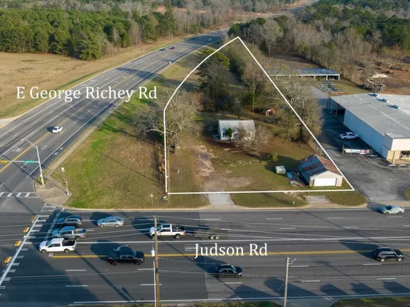 5082 Judson Rd, Longview, TX 75605