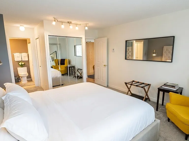 1045 Quayside Dr #605 — Photo 9