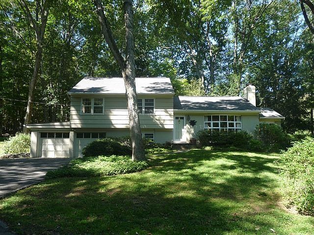 1st image of 71 Lily Pond Ln
