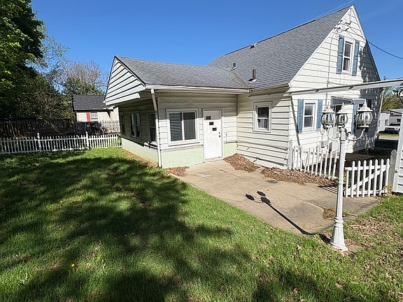 2nd image of 598 Fairview Ave