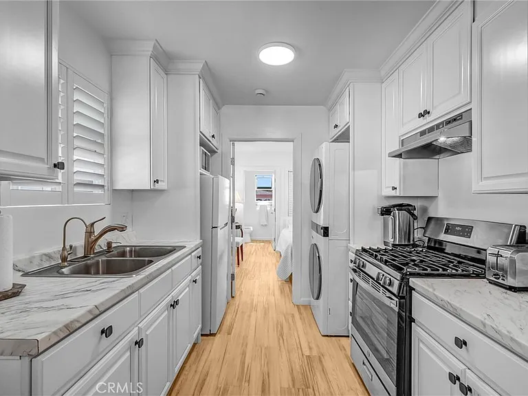 14508 Kingsdale Ave — Photo 10
