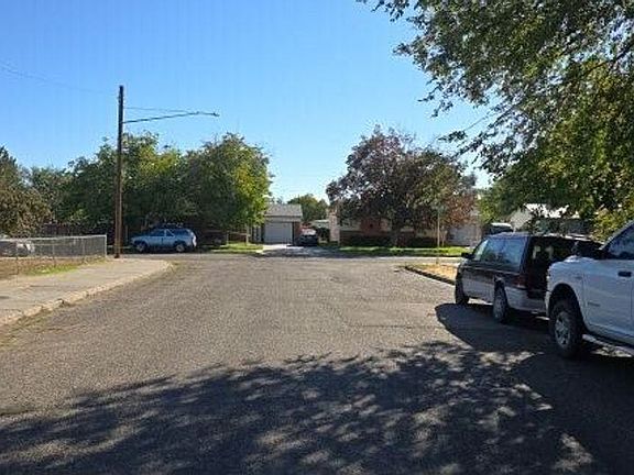 4th image of 885 E 11 N