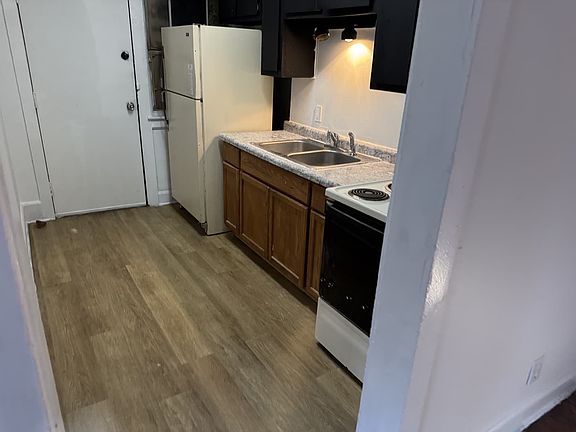 5th image of 9302 Denison Ave #4