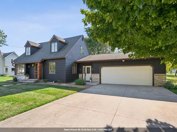 221 Market St, Potter, WI 54160