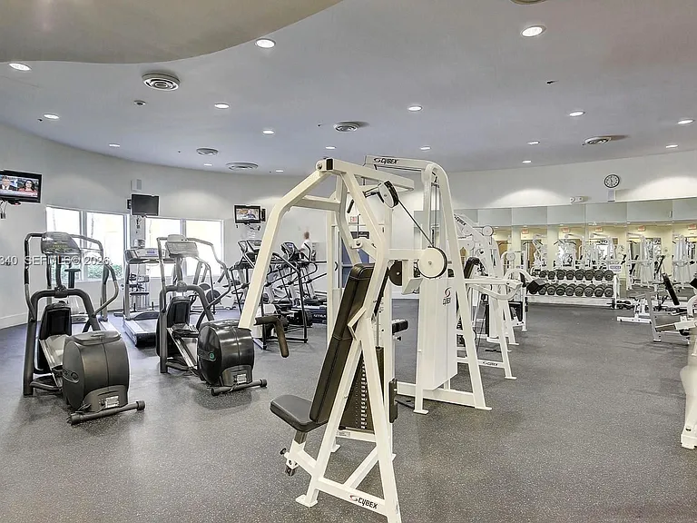 5600 Collins Ave #17G — Photo 16