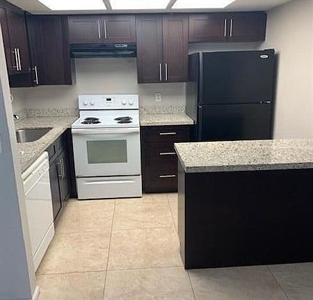 5th image of 4127 Oak Terrace Dr