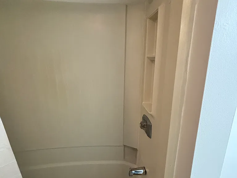 24 Pearl St #9 — Photo 6