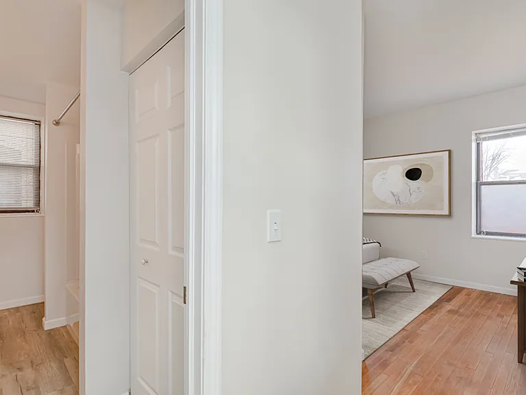 710 Franklin Ave #3 — Photo 3