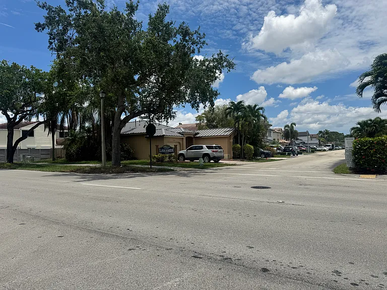 15621 SW 100th Ln — Photo 54