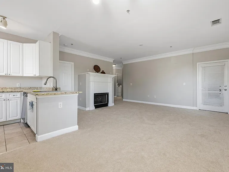 501 Hungerford Dr #144 — Photo 11