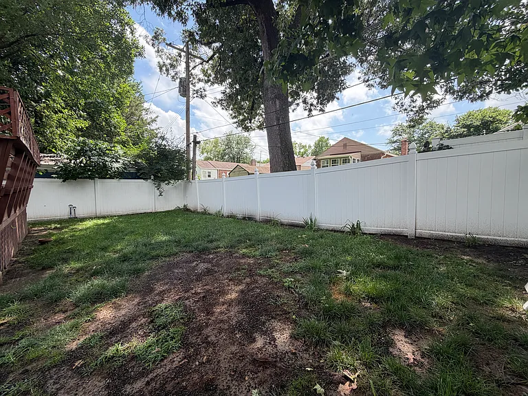 2315 Hill Ave — Photo 23
