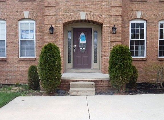 3rd image of 6919 Lakeway St