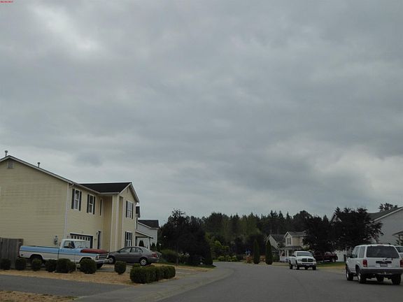 4th image of 11209 208th Street Ct E