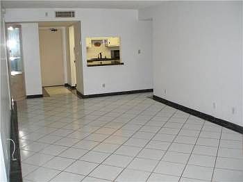 1st image of 220 Lakeview Dr APT 104
