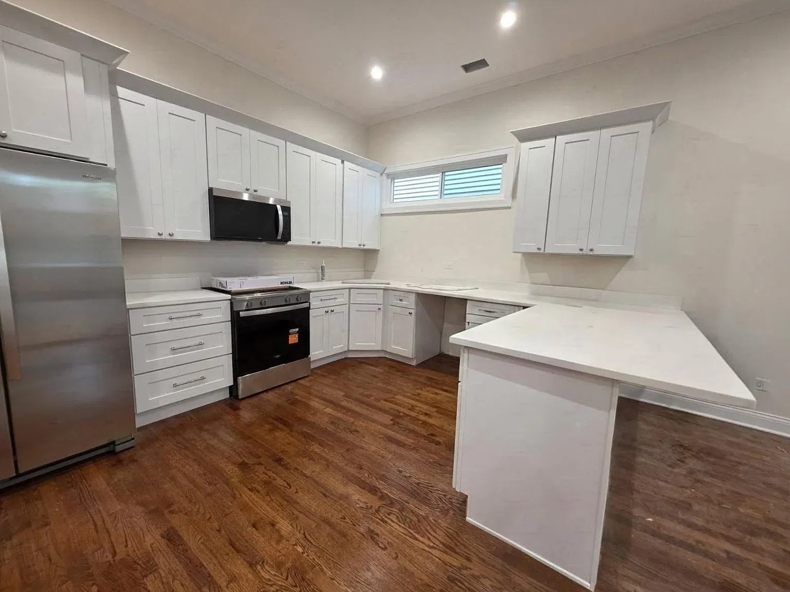 3 bed, 1600 sqft, $6,950 — Photo 3