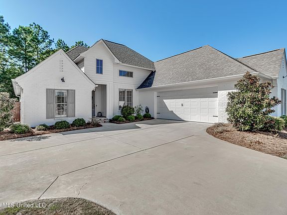 2nd image of 113 Long Leaf Way