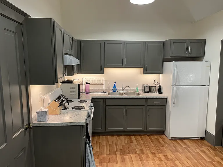 400 Main St E #6 — Photo 7