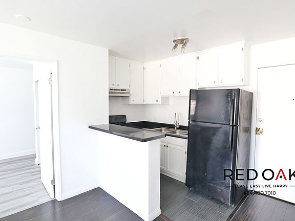 3rd image of 151 N Normandie Ave #9