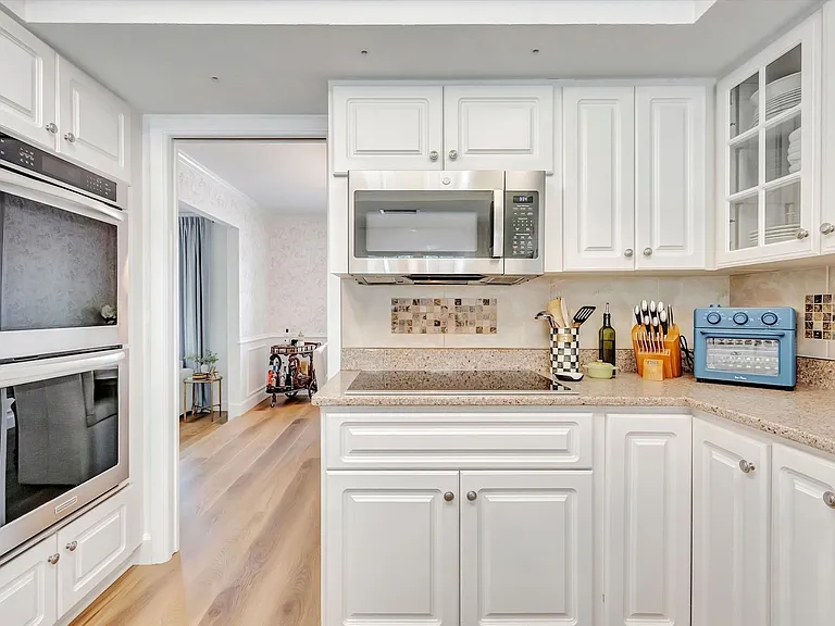 3173 Espanola Dr — Photo 11