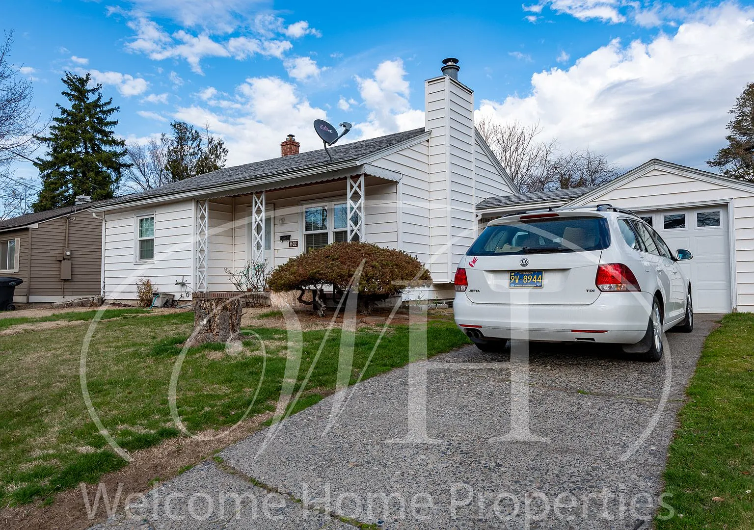 Great 3 Bedroom Home with Big Backyard — Photo 3