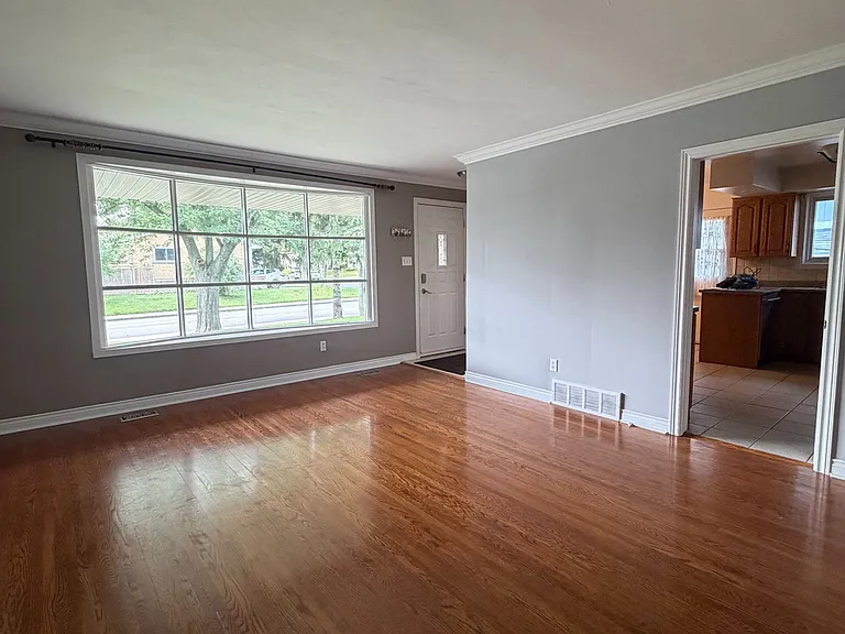 10 Miami Dr — Photo 4
