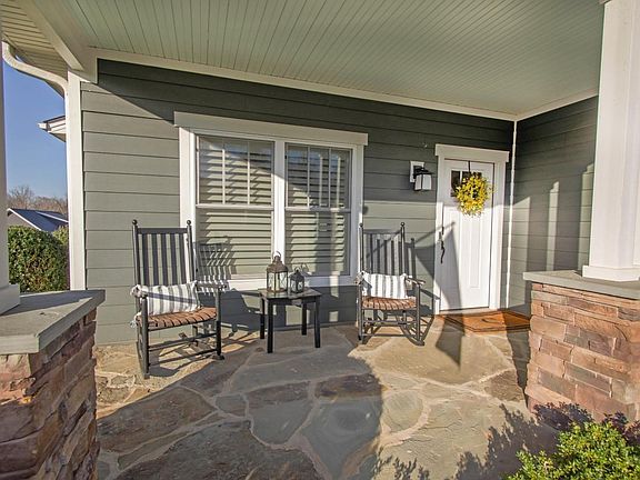 4th image of 411 Preserve Dr